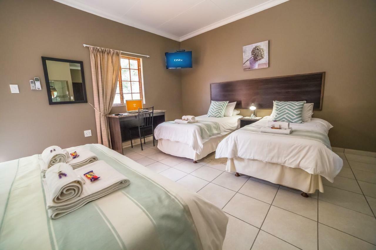 Beryl1 Guest House Klerksdorp Kültér fotó