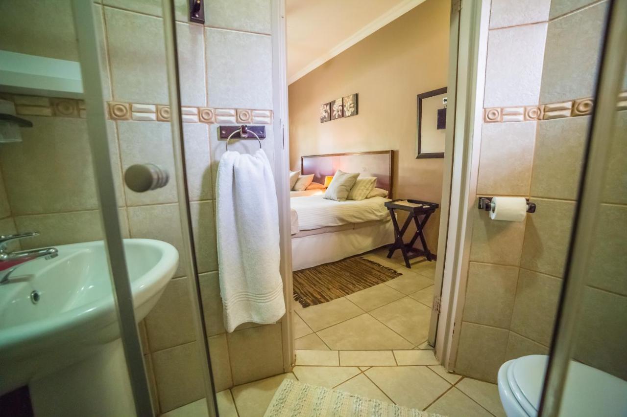 Beryl1 Guest House Klerksdorp Kültér fotó